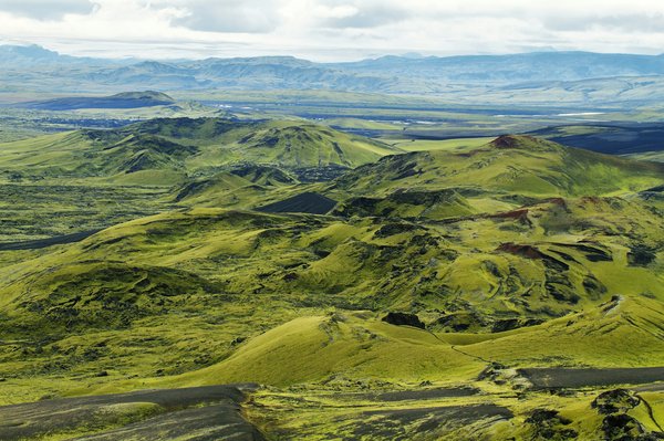 Où explorer les paysages volcaniques en Islande?